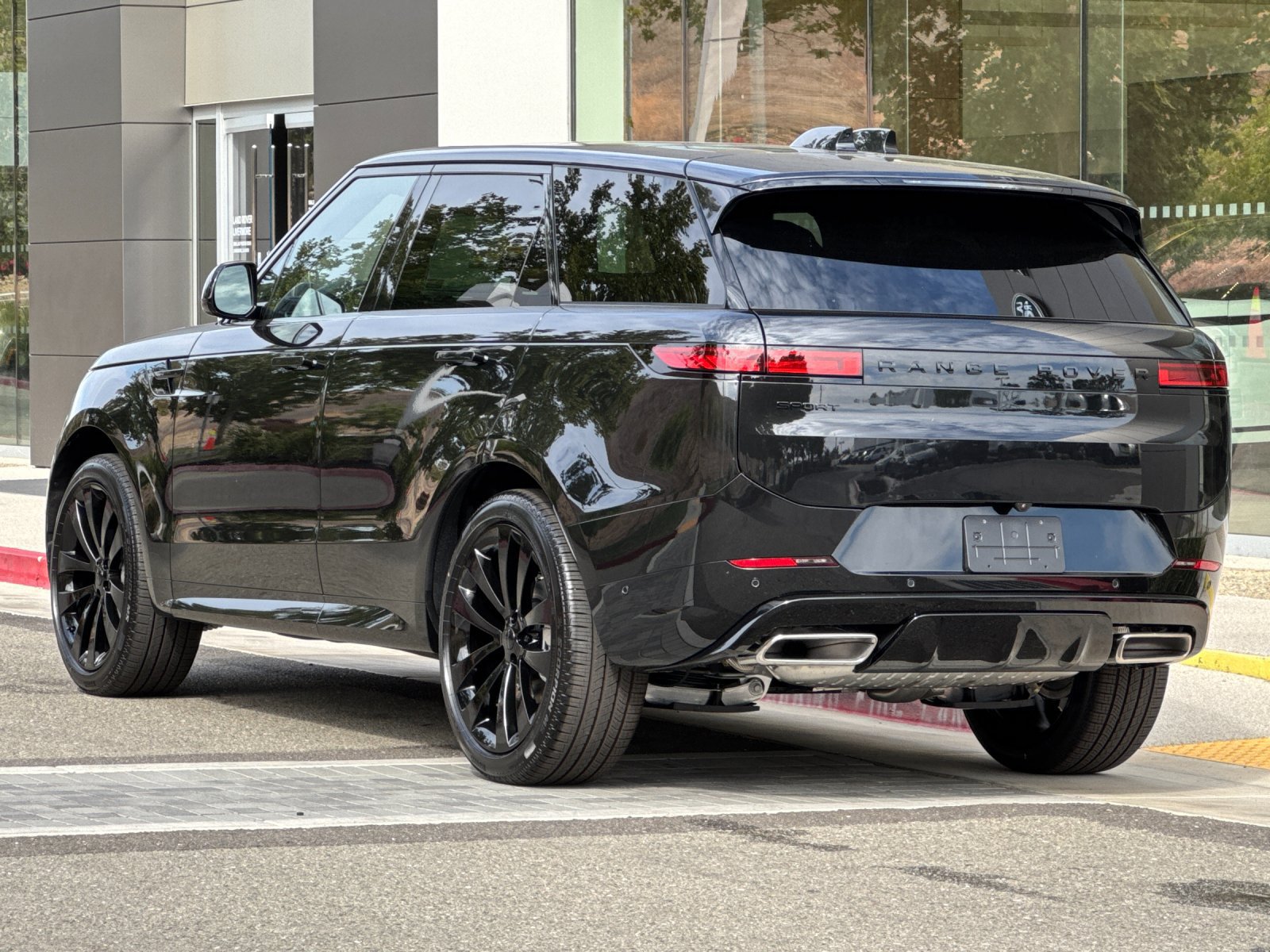 New 2026 Land Rover Range Rover Sport Dynamic SE AWD/4WD image 4