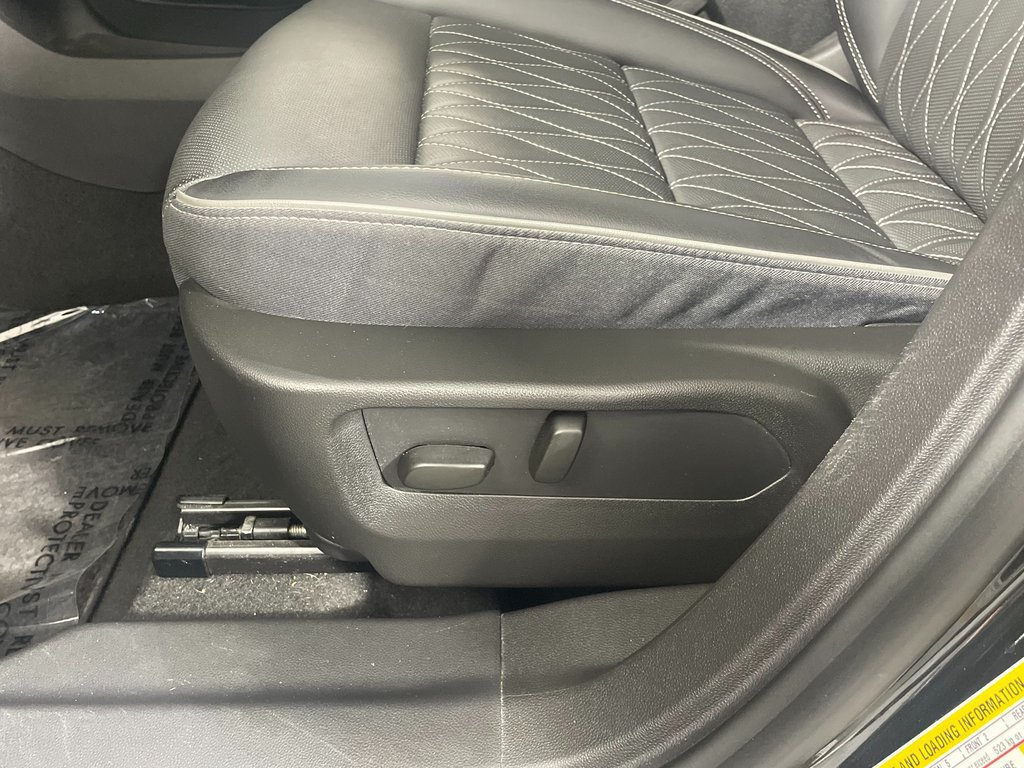 Used 2023 Buick Envision Avenir AWD/4WD image 26