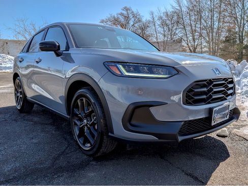 Used 2025 Honda HR-V Sport image 3