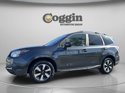 Used 2018 Subaru Forester 2.5i Premium w/ All-Weather Package image 2