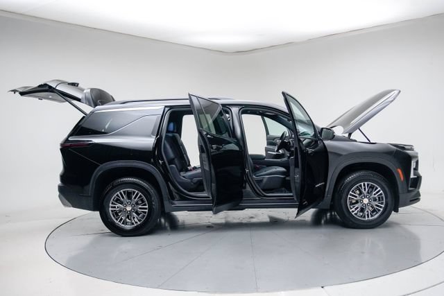 Used 2026 Chevrolet Traverse LT AWD/4WD image 15