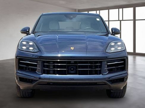 Used 2024 Porsche Cayenne Coupe AWD/4WD image 3