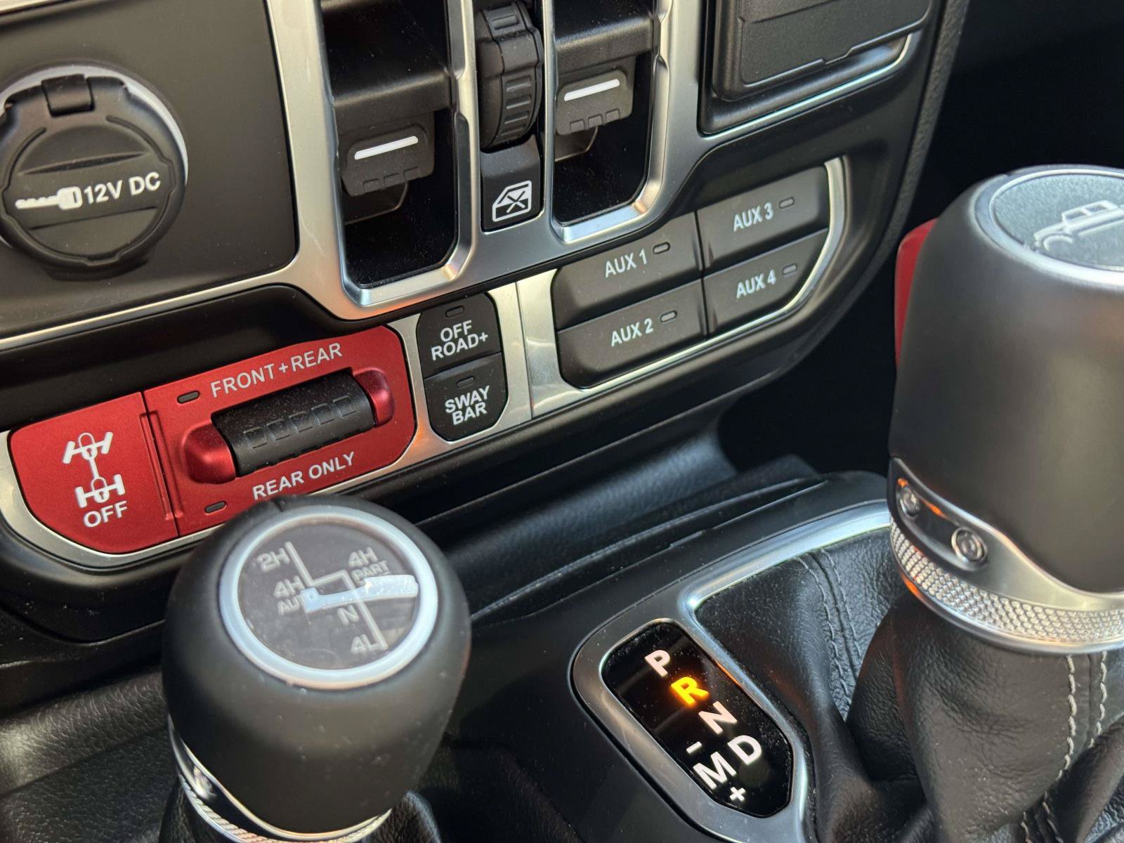 Used 2025 Jeep Gladiator Rubicon AWD/4WD image 33