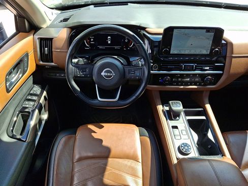 Used 2023 Nissan Pathfinder Platinum AWD/4WD image 12
