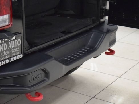 Used 2017 Jeep Wrangler Rubicon AWD/4WD image 10