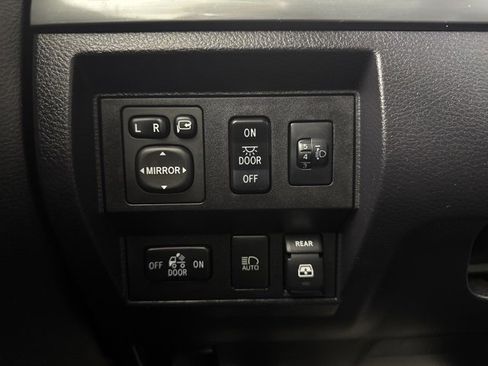 Used 2018 Toyota Tundra Platinum image 20