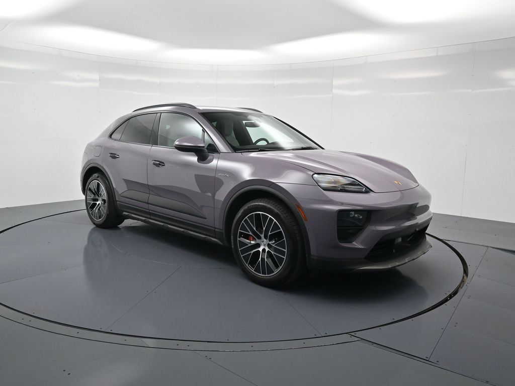 Certified 2025 Porsche Macan 4S Electric AWD/4WD image 29
