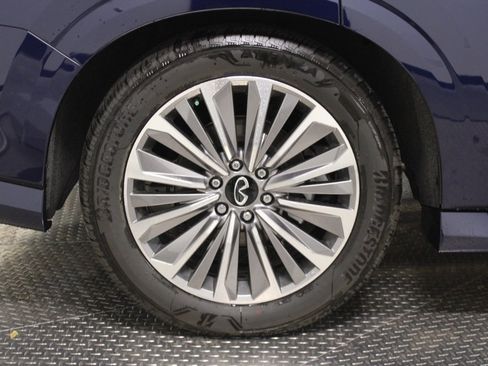 New 2025 INFINITI QX80 Luxe image 11