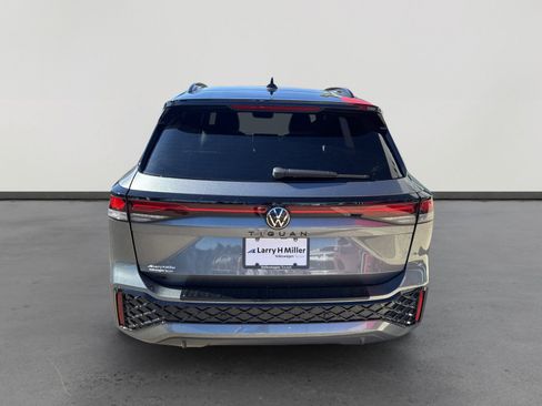 New 2026 Volkswagen Tiguan SE R-Line image 6