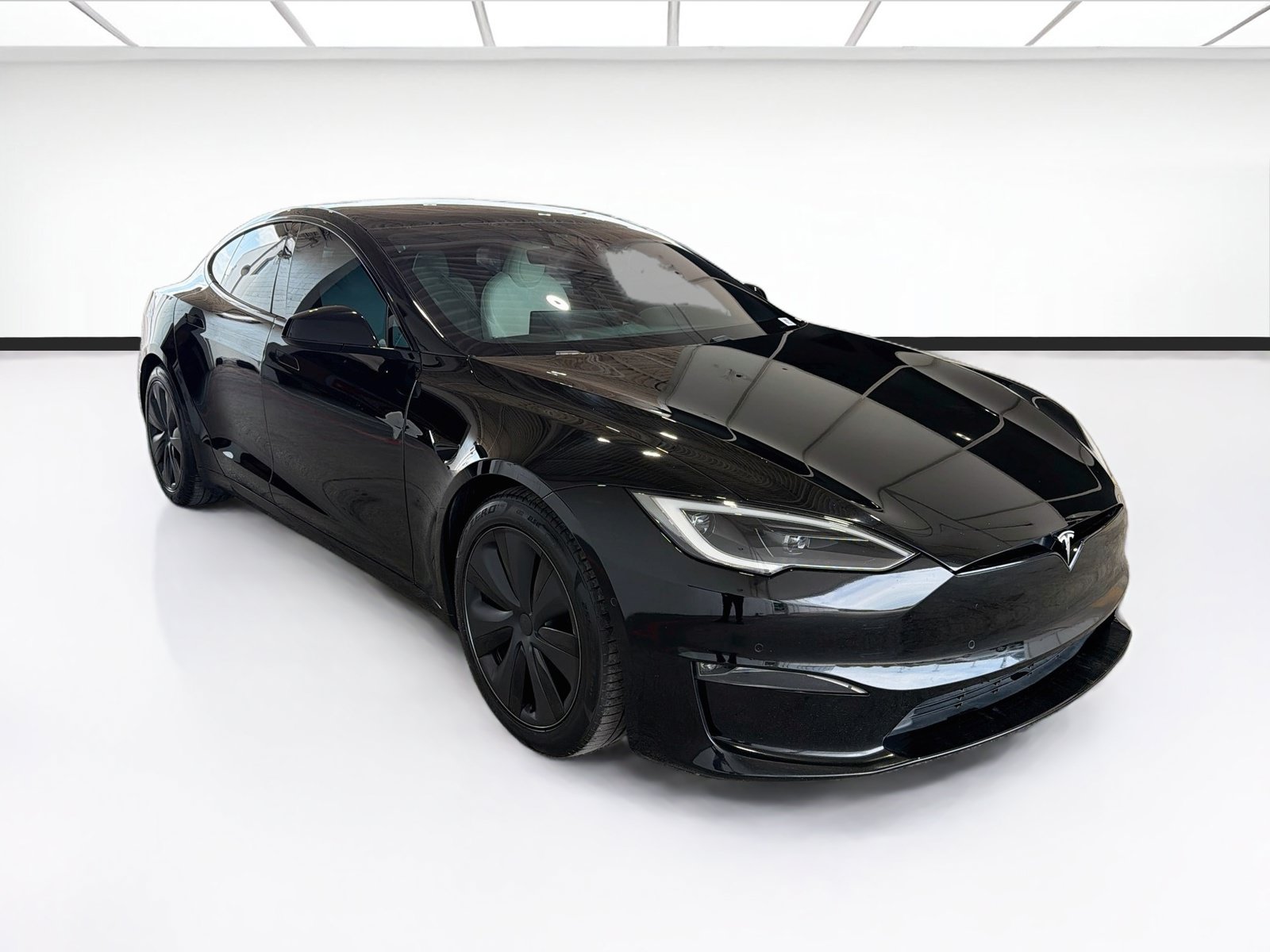 Used 2022 Tesla Model S Standard Range AWD/4WD image 3