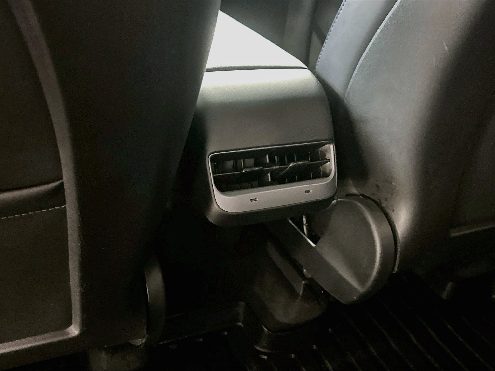 Used 2022 Tesla Model Y Long Range AWD/4WD image 29