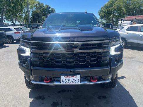 Used 2023 Chevrolet Silverado 1500 ZR2 w/ Technology Package AWD/4WD image 2