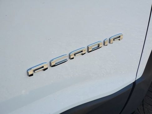 Certified 2022 GMC Acadia SLE w/ Driver Convenience Package FWD image 7