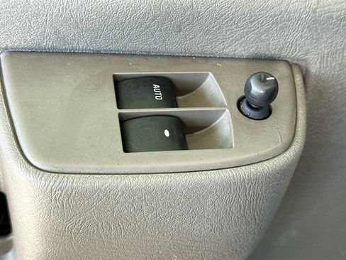 Used 2022 Chevrolet Express 2500 image 20