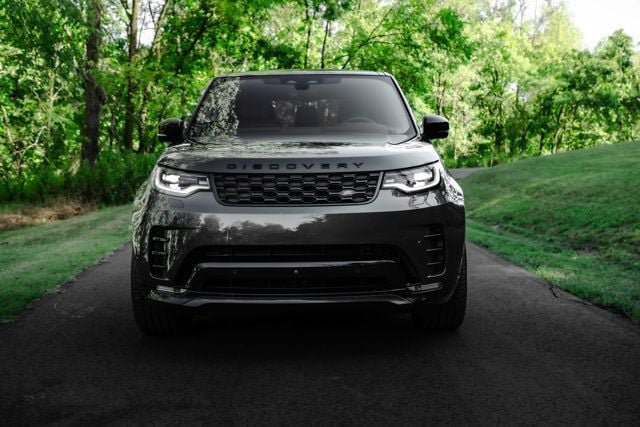 Used 2025 Land Rover Discovery Dynamic SE AWD/4WD image 13