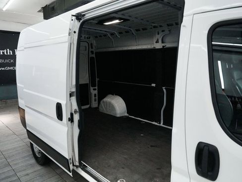 Used 2025 RAM ProMaster 2500 w/ Convenience Group FWD image 28