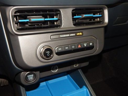 New 2025 Ford Maverick XLT w/ XLT Luxury Package image 23