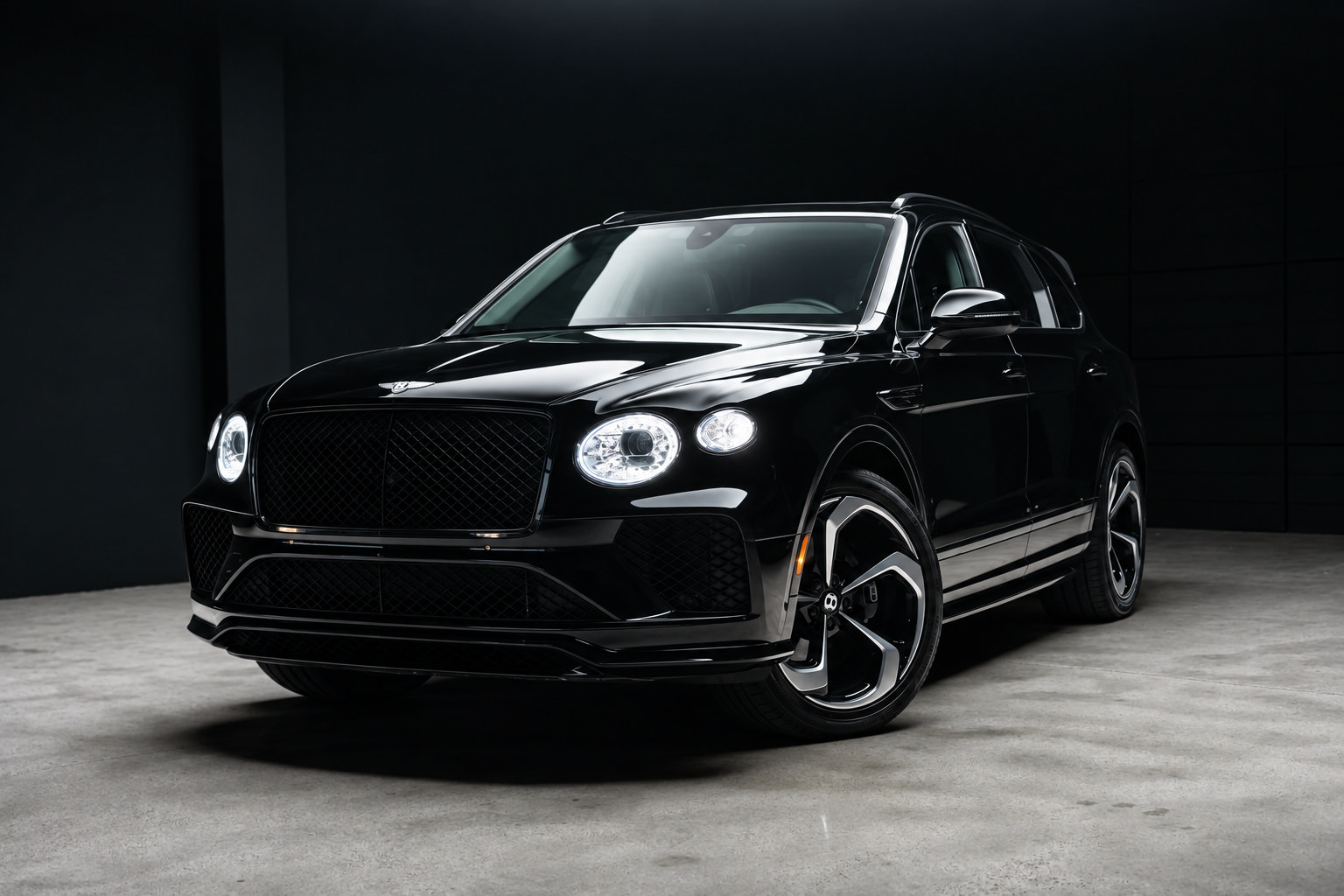 Used 2022 Bentley Bentayga AWD/4WD image 2