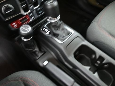 New 2025 Jeep Wrangler Unlimited Rubicon w/ Technology Group image 4