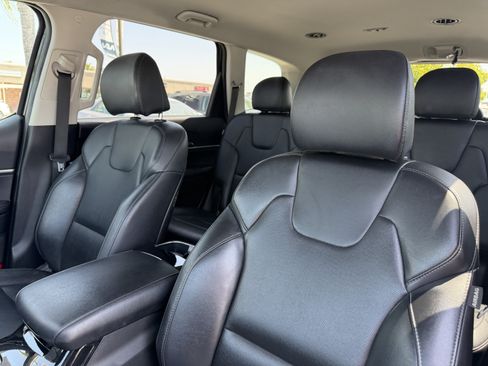 Certified 2023 Kia Telluride S FWD image 16