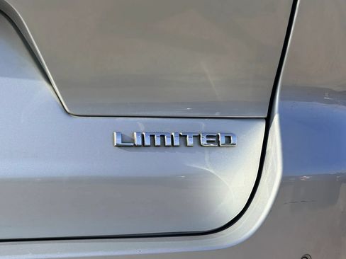 Used 2021 Jeep Grand Cherokee L Limited w/ Luxury Tech Group II AWD/4WD image 8