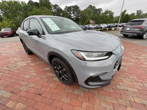 Certified 2025 Honda HR-V Sport image 38