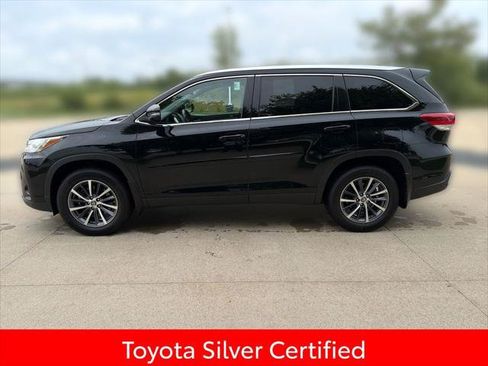 Certified 2019 Toyota Highlander XLE AWD/4WD image 1