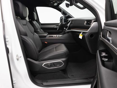 New 2026 Jeep Grand Wagoneer Limited AWD/4WD image 27