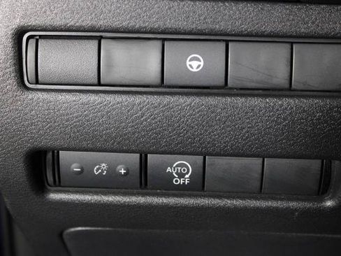 Certified 2023 Nissan Rogue SV FWD image 23