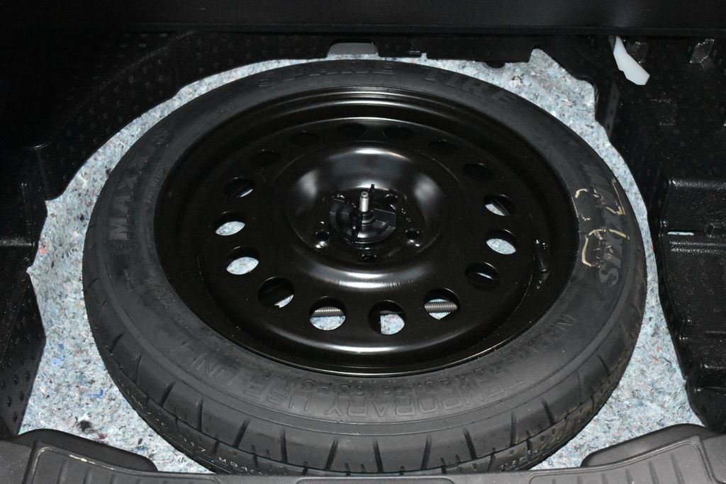 Used 2024 Ford Escape ST-Line w/ Tech Pack #1 FWD image 27