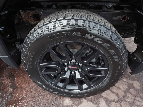 Used 2023 GMC Sierra 1500 Elevation image 7