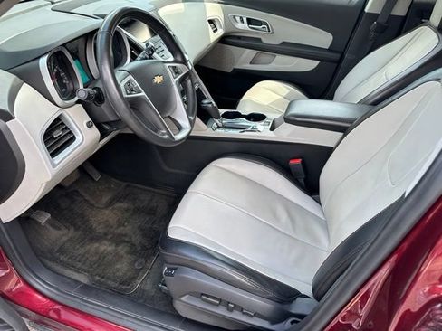 Used 2017 Chevrolet Equinox Premier w/ Enhanced Convenience Package FWD image 10