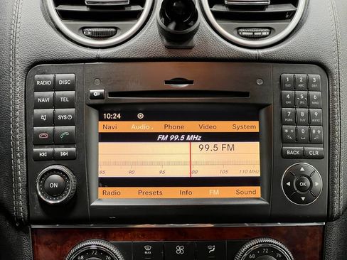 Used 2010 Mercedes-Benz GL 450 4MATIC image 23