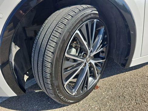 Used 2025 Toyota Prius Limited image 33