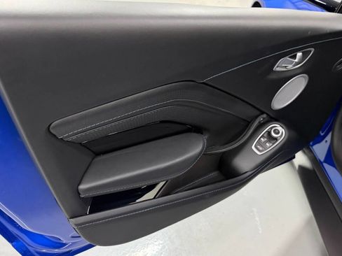 Used 2020 Aston Martin V8 Vantage Coupe image 37