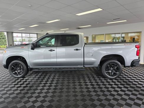Used 2025 Chevrolet Silverado 1500 LT Trail Boss w/ Convenience Package II AWD/4WD image 6