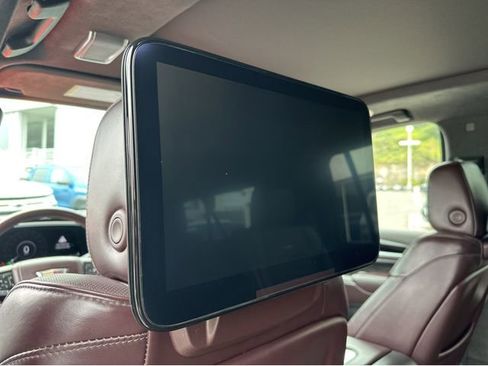 Used 2021 Cadillac Escalade ESV Premium Luxury Platinum image 8