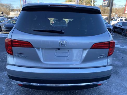 Used 2017 Honda Pilot Touring image 4