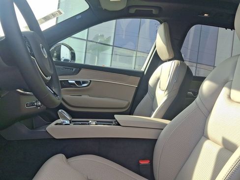 New 2026 Volvo XC90 B6 Ultra w/ Lounge Package image 14