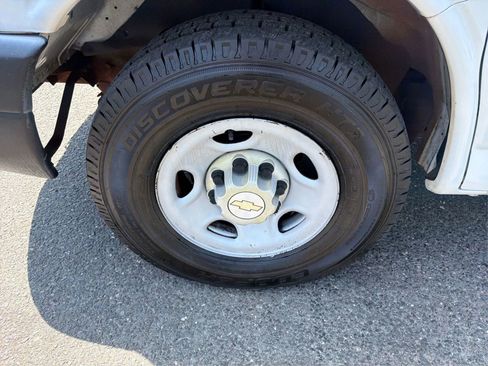 Used 2009 Chevrolet Express 2500 Extended RWD image 15
