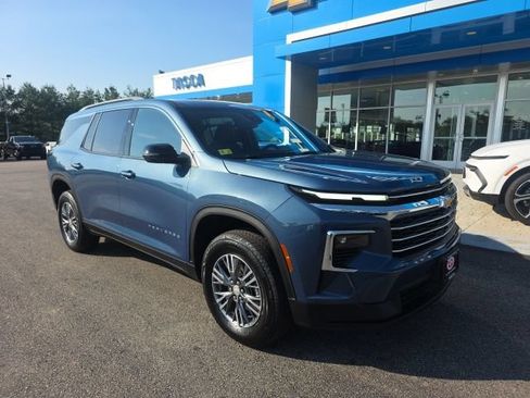 Used 2026 Chevrolet Traverse LT AWD/4WD image 1