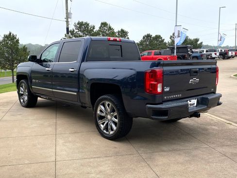 Used 2018 Chevrolet Silverado 1500 LTZ Z71 w/ Centennial Edition AWD/4WD image 4