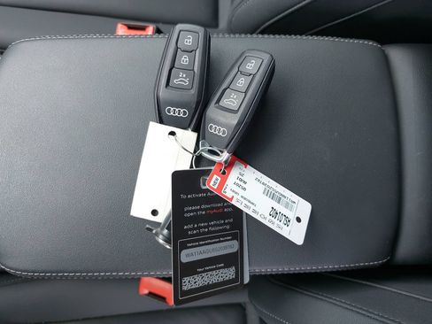 Certified 2025 Audi Q5 Premium w/ Convenience Package AWD/4WD image 10
