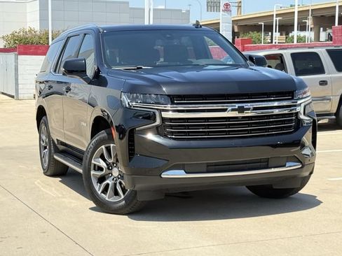 Used 2022 Chevrolet Tahoe LT w/ Luxury Package AWD/4WD image 2