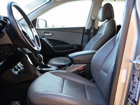 Used 2017 Hyundai Santa Fe Sport image 24