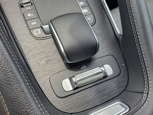 Used 2025 Mercedes-Benz GLS 450 4MATIC image 27