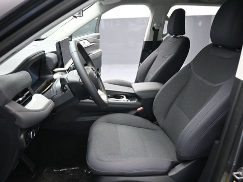 New 2026 Ford Explorer Active RWD image 9