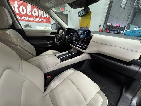 Used 2022 Nissan Pathfinder SL image 12