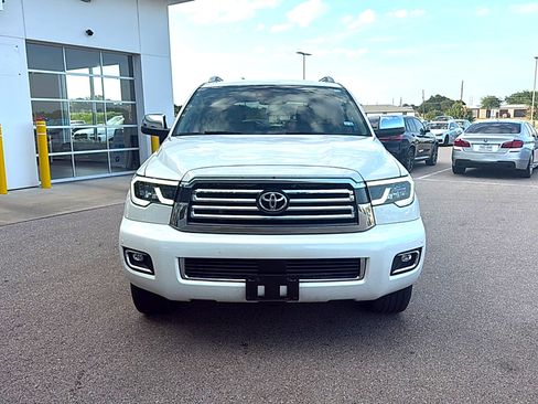 Used 2020 Toyota Sequoia Platinum RWD image 2