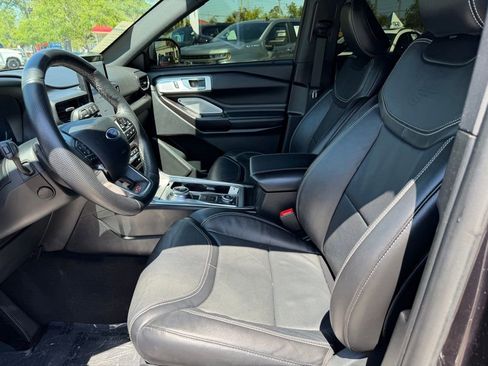 Used 2020 Ford Explorer ST w/ ST Street Pack image 19